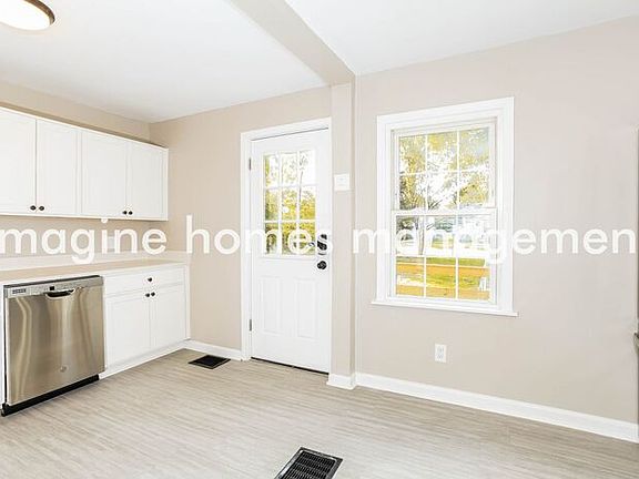 5th image of 4229 Woodlawn Ave
