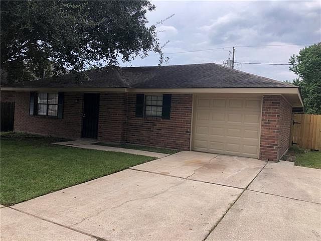 1st image of 1817 Cambridge Dr