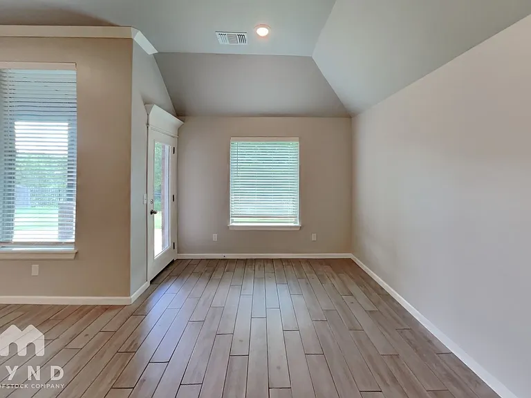 5400 Riverrun Ct — Photo 6