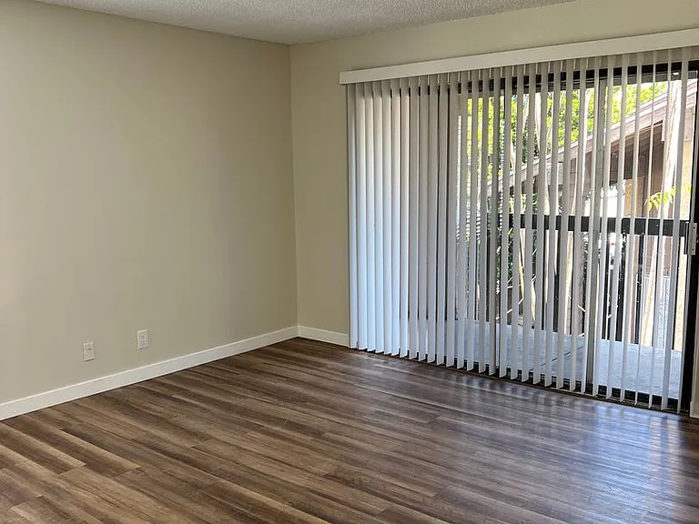 2810 E South St — Photo 16