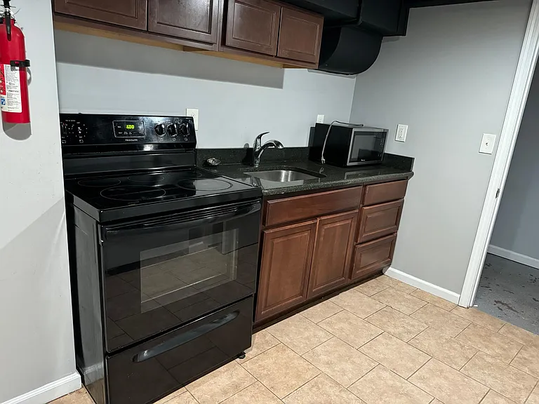 2688 Pulaski St #BASEMENT — Photo 3