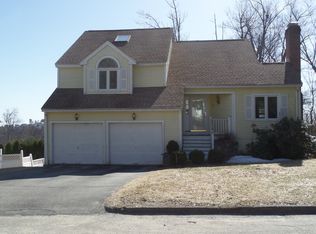 30 Bjorklund Ave, Worcester, MA 01605