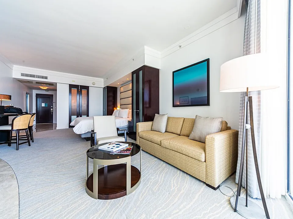 4391 Collins Ave #ID1540524P