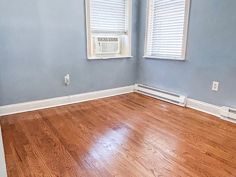 235 Monroe St #7 — Photo 9