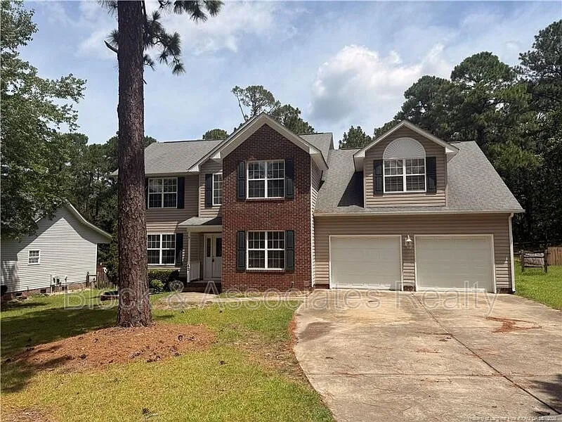 3 bed, 2.5 bath, $2,100 — Photo 1