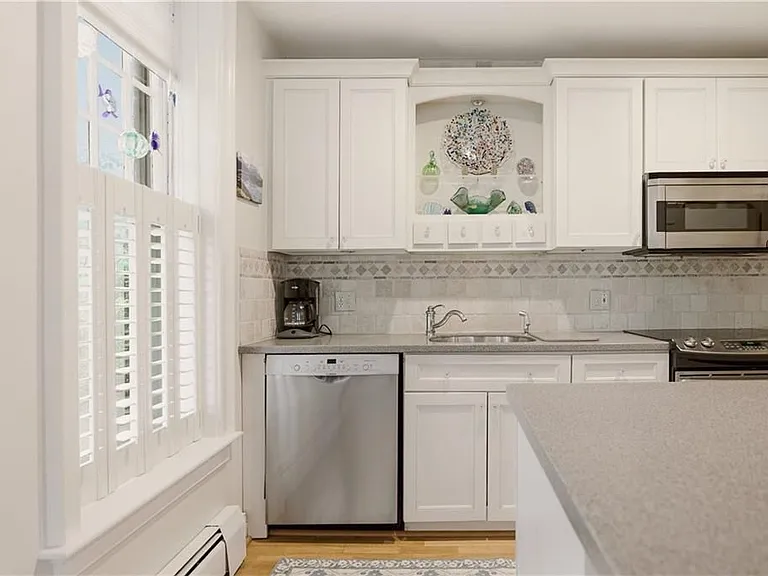158 Narragansett Ave #I — Photo 9