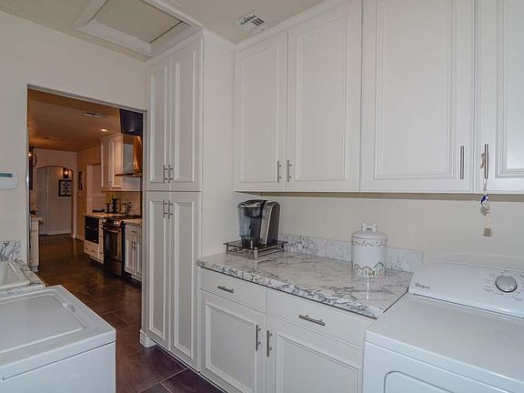 Laundry Room2