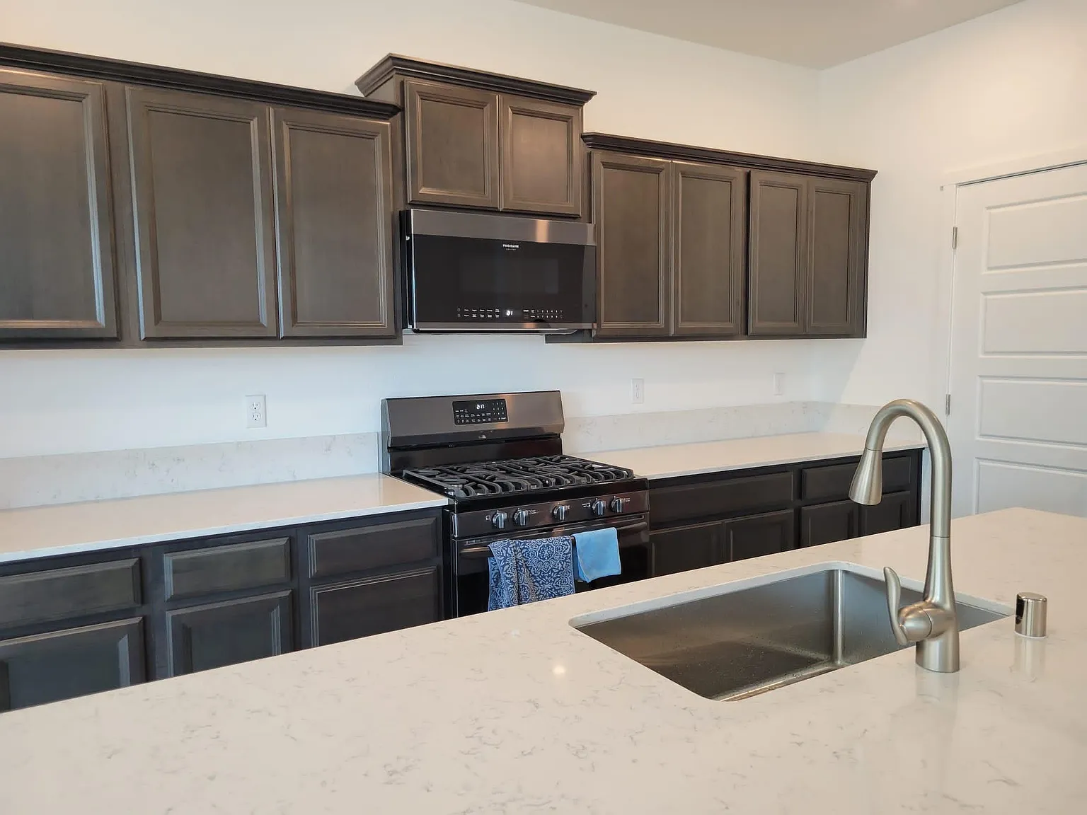 2434 Explorador Dr — Photo 2