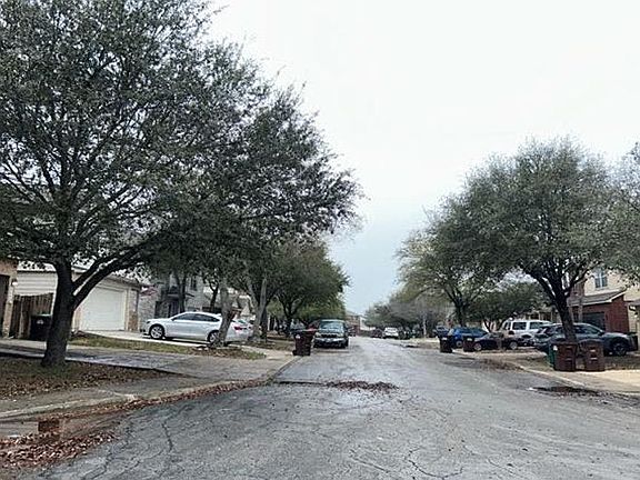 4th image of 3302 Dunlap Flds