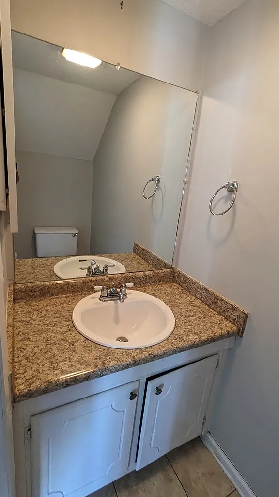 3 bed, 1.5 bath, 1340 sqft, $1,350 — Photo 3