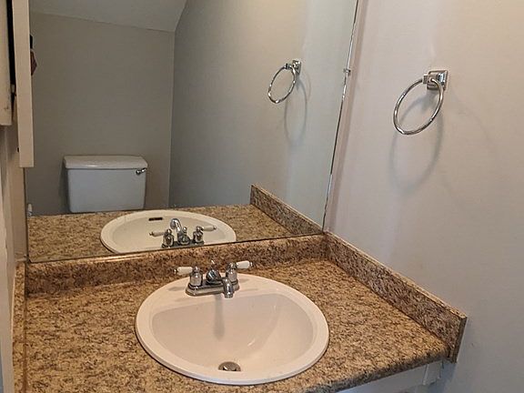 3rd image of 901-16B Olmstead Ave