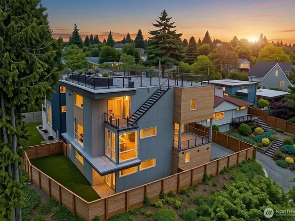 3319 W ELMORE Street, Seattle, WA 98199