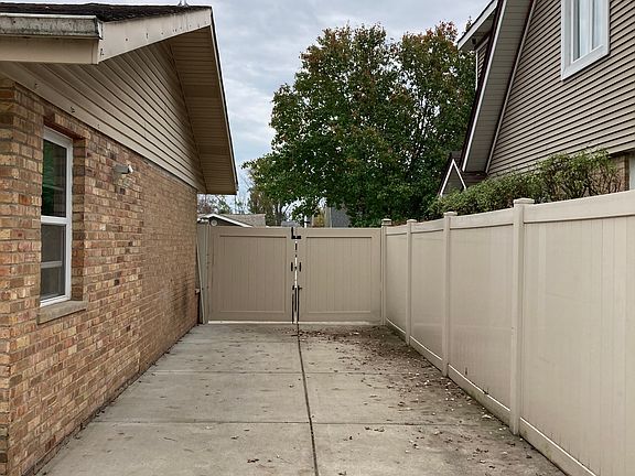 2nd image of 13148 Village Ln