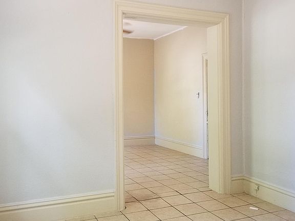 4th image of 151 Straight Ave SW #1