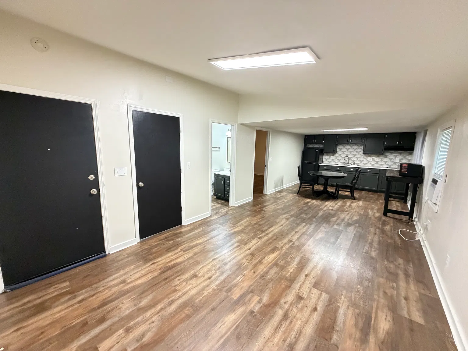 1 bed, $1,408 — Photo 2