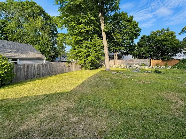 128 Norfolk St #1 — Photo 15