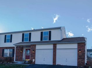 3227 Oakland Hills Dr, Pickerington, OH 43147