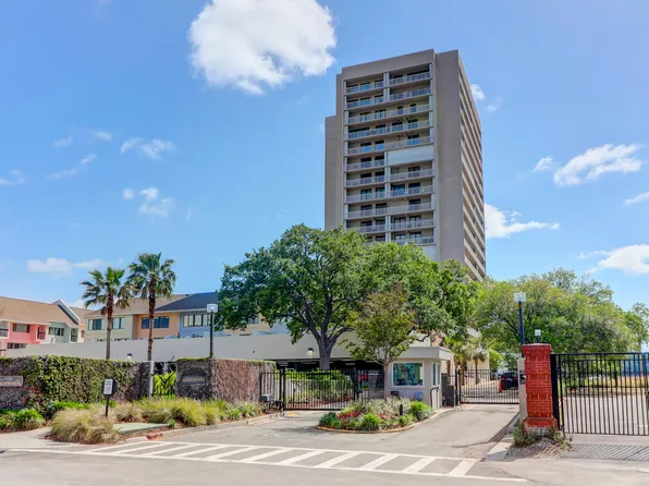 330 Concord St APT 6D, Charleston, SC 29401