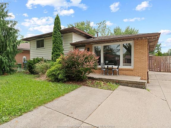 3rd image of 3285 Rosebriar Rd