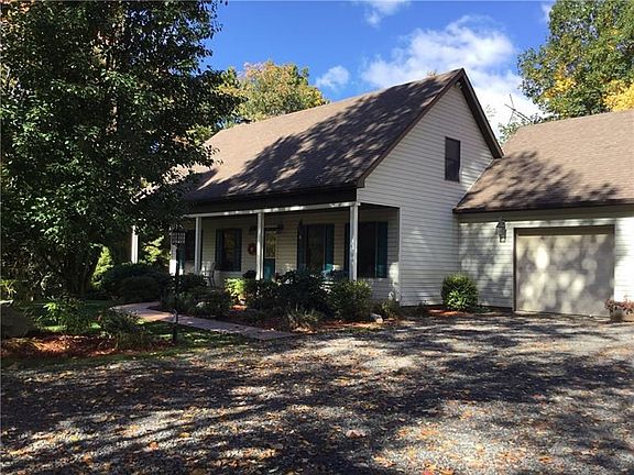 2nd image of 203 Aspen Ridge Dr