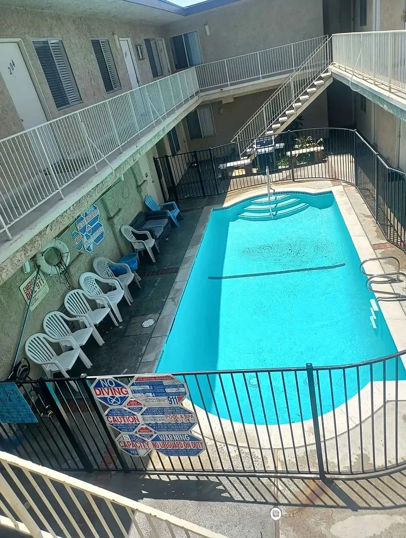 T and R Properties II — Photo 2