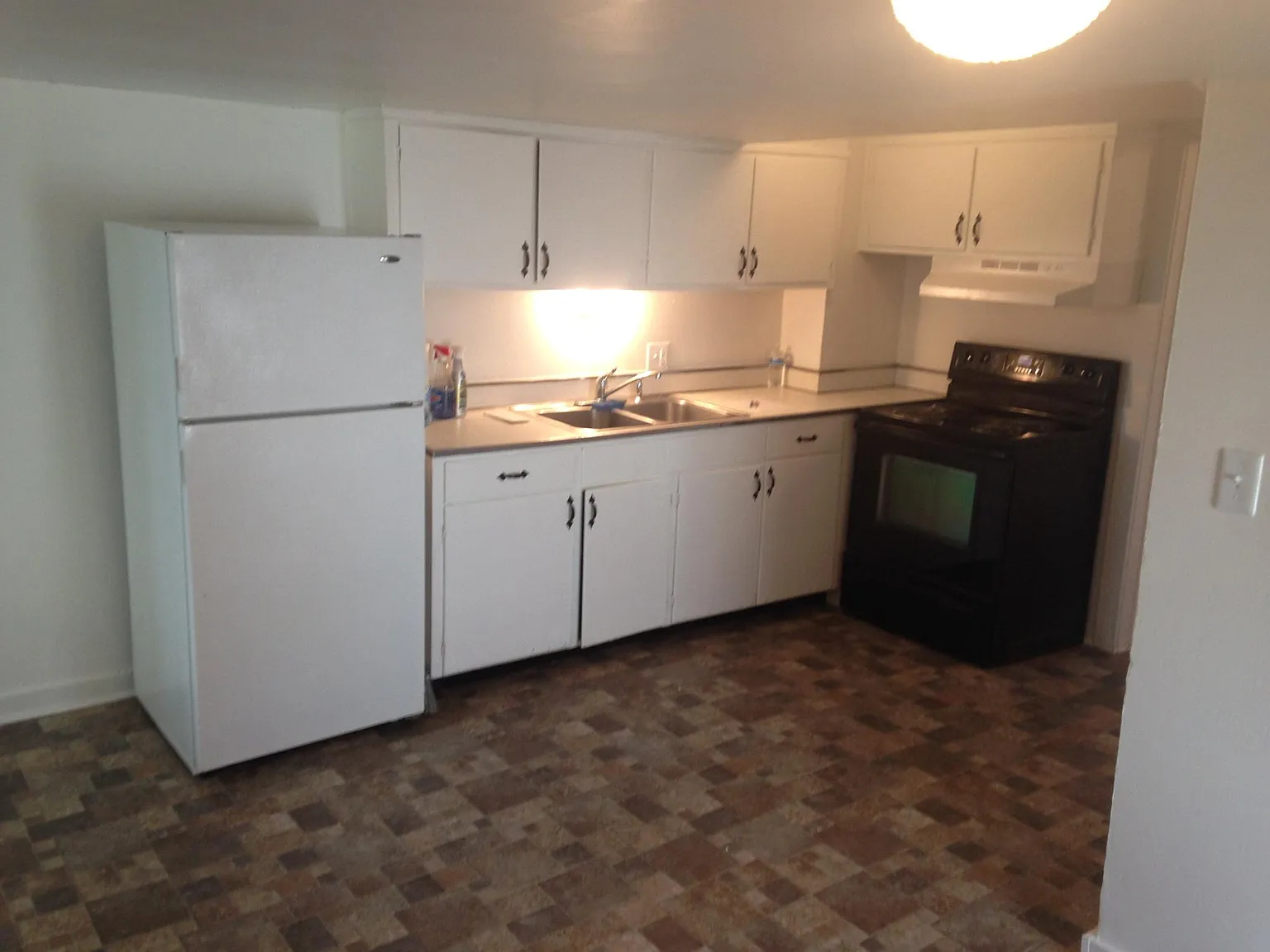 237 College St photo 1