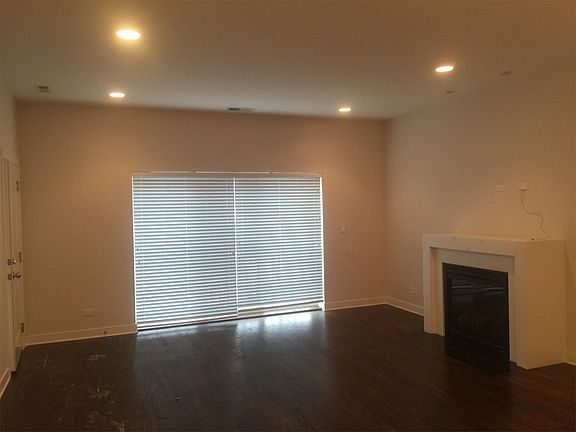 4th image of 3420 N Milwaukee Ave APT 2S