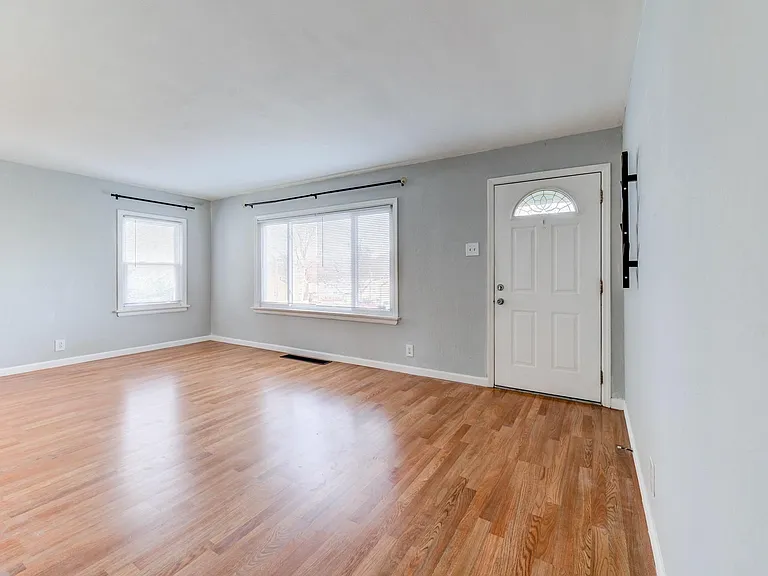 9708 Margo Ann Ln — Photo 6