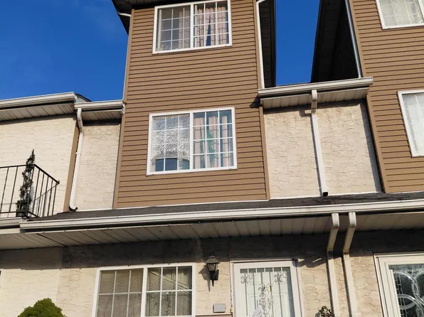 91 Long Pond Ln, Staten Island, NY 10304