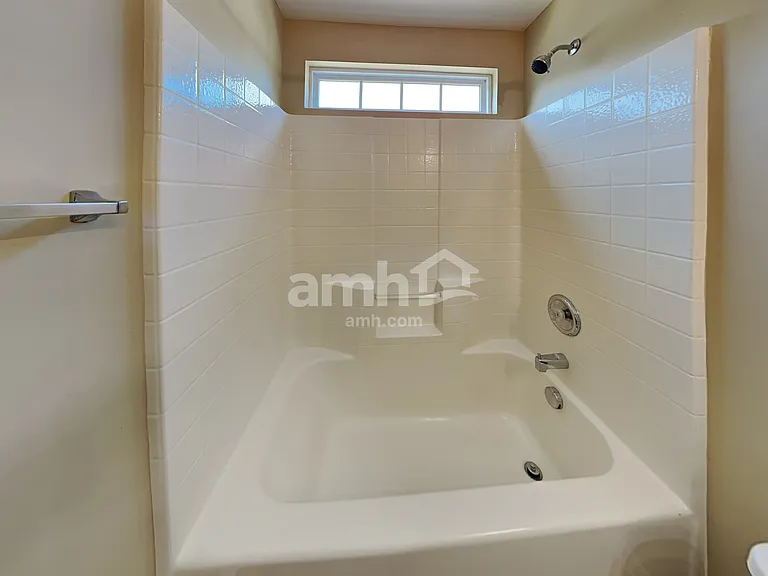 1922 Dundalk Rd — Photo 12