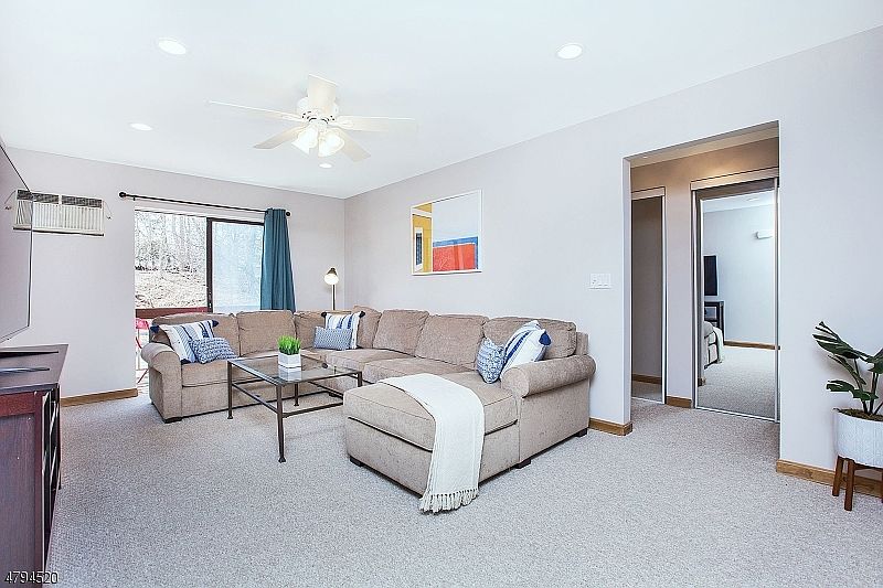 1st image of 8 Mount Vernon Sq #8