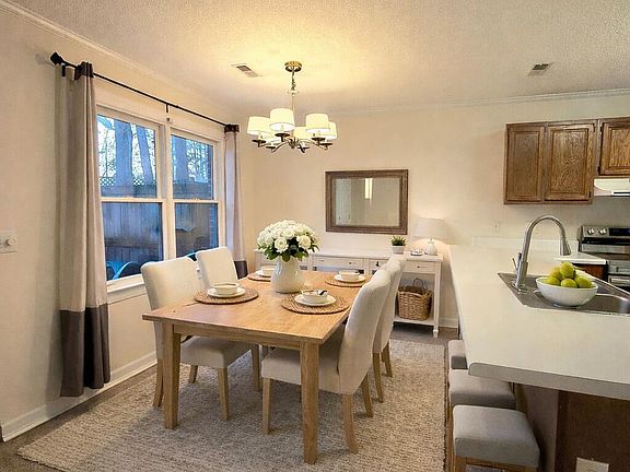 5th image of 2700 Thackery Rd APT 31