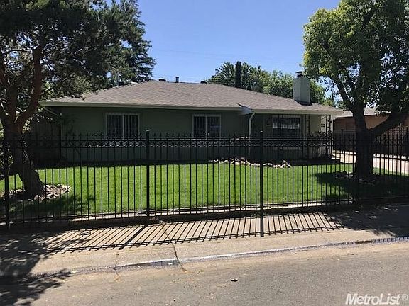 3rd image of 5501 Cabrillo Way
