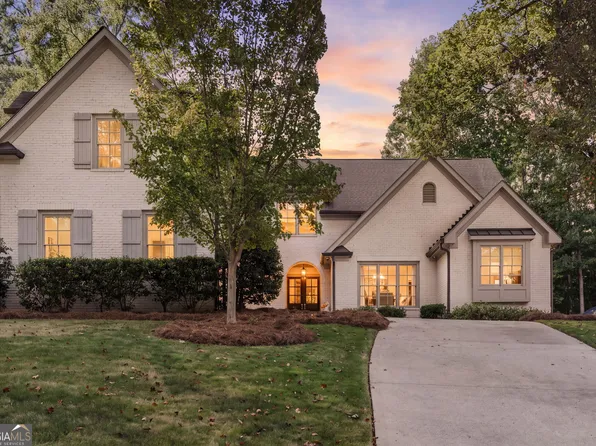 2872 Parkridge Dr NE, Brookhaven, GA 30319
