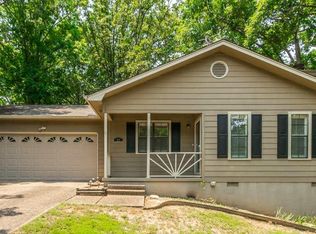 22 Woodhill Dr, Little Rock, AR 72211