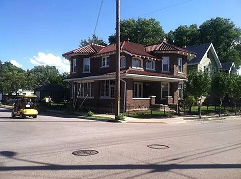 4th image of 617 N 1st St