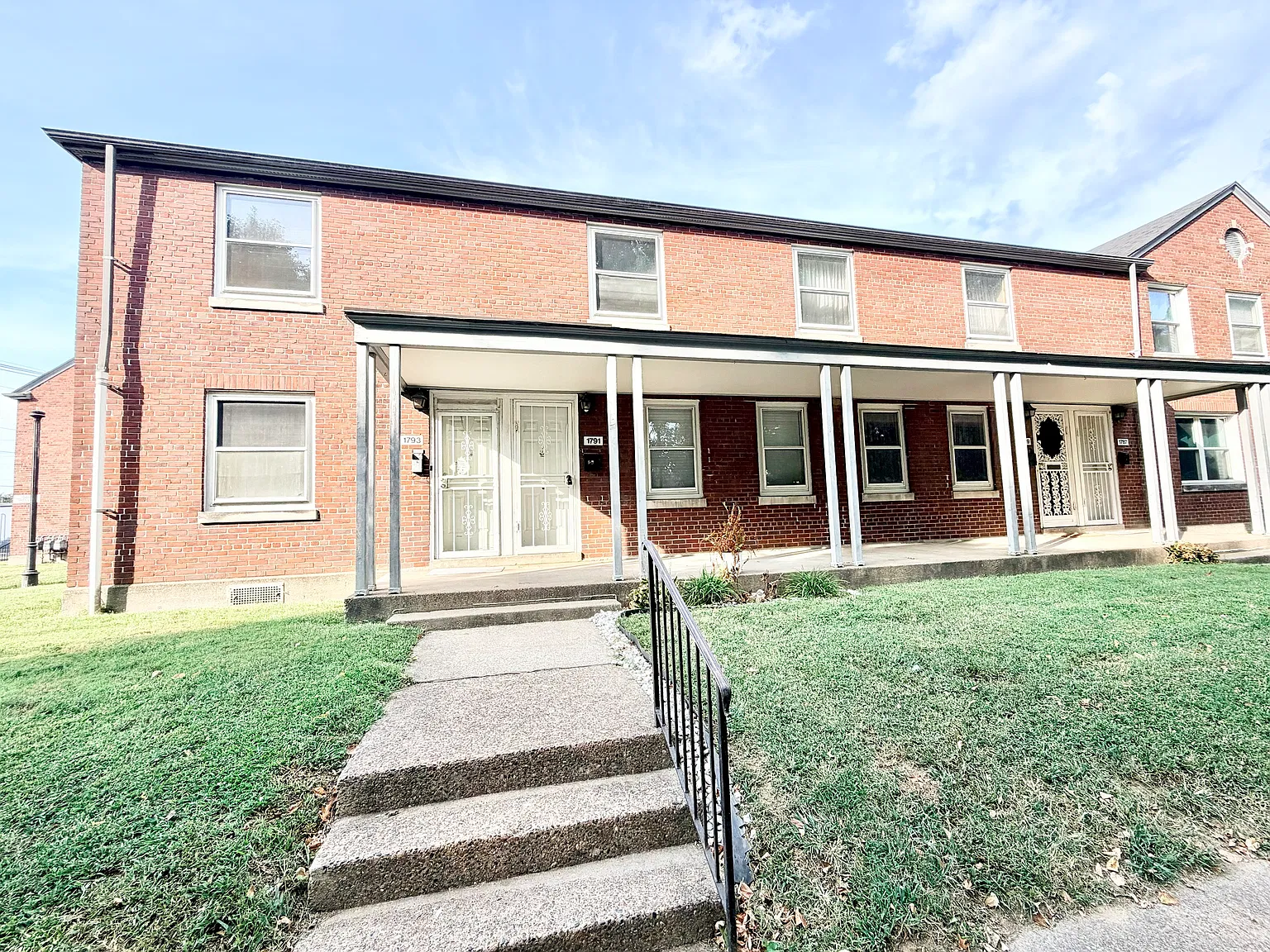 1791 Algonquin Parkway - 1 — Photo 2