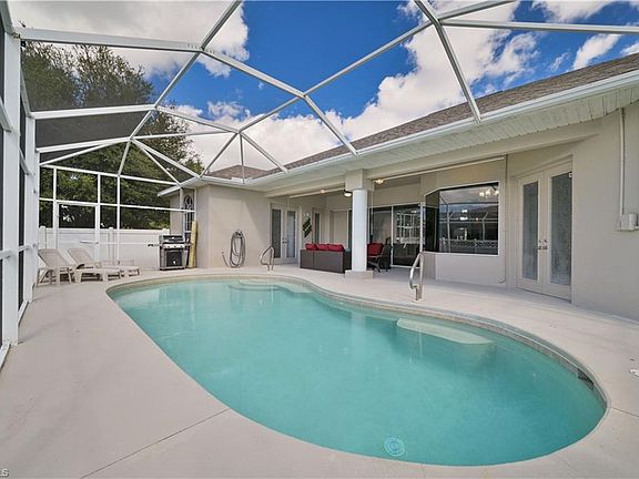 4th image of 4202 SW 25th Ct