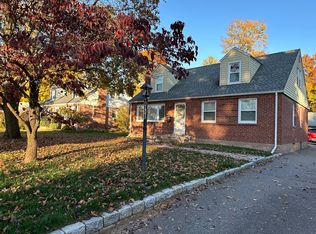 231 Parker St, Manchester, CT 06040