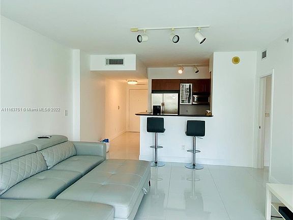 2nd image of 325 Biscayne Blvd #717