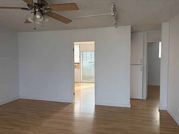 4th image of 727 University Ave APT 302