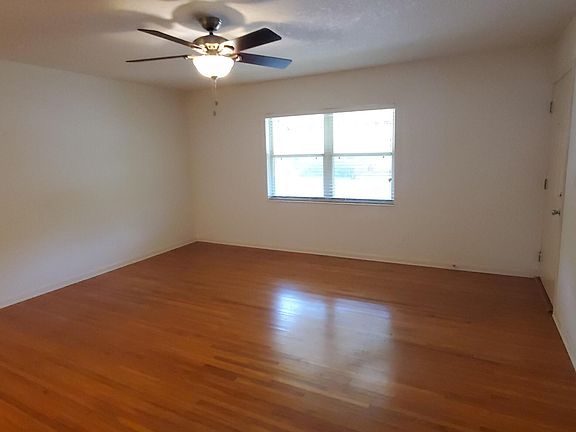 4th image of 1083 Willowbranch Ave