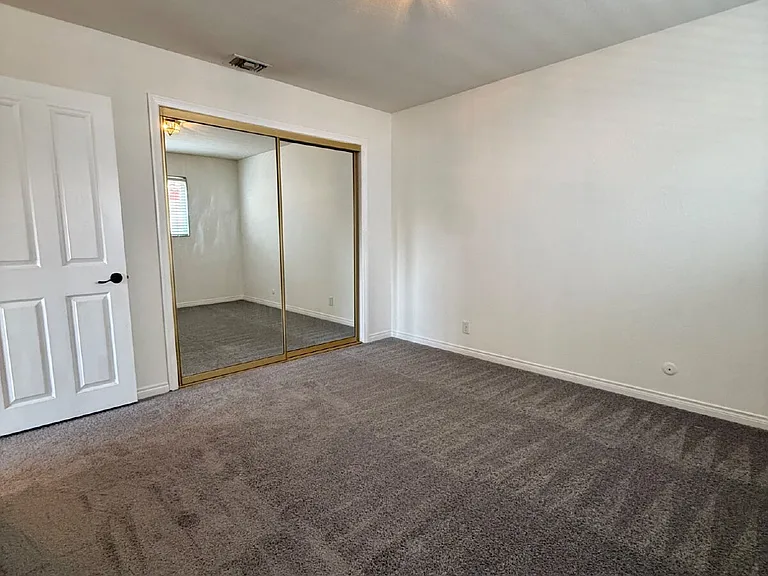 5220 Dresden Cir — Photo 9