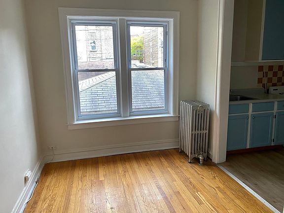 3rd image of 5050 N Winchester Ave #1