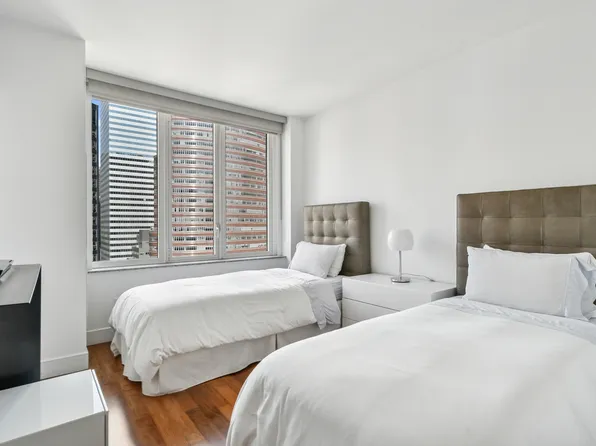 250 East 53rd Street image 12 of 13