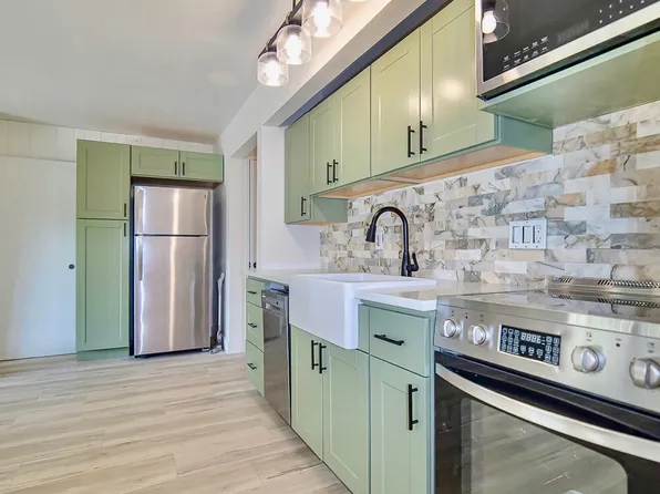 1565 NW Wall St #136/137, Bend, OR 97703