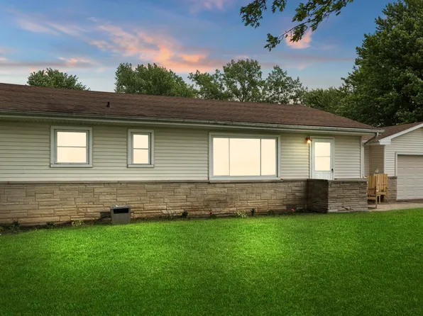 1700 Woodview Dr, Garrett, IN 46738