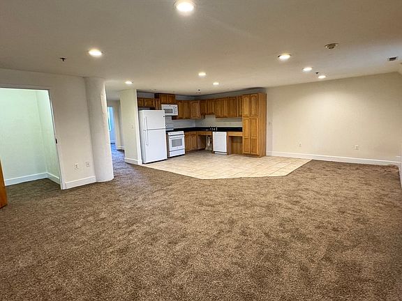 3rd image of 12 Crane St #11