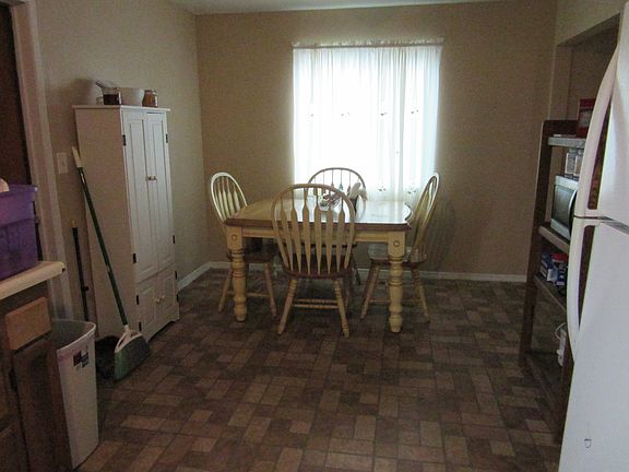 5th image of 1270 Tamarack Ave