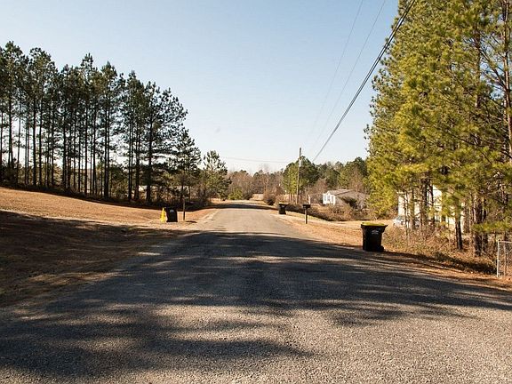 5th image of 40 Jamaica Ln